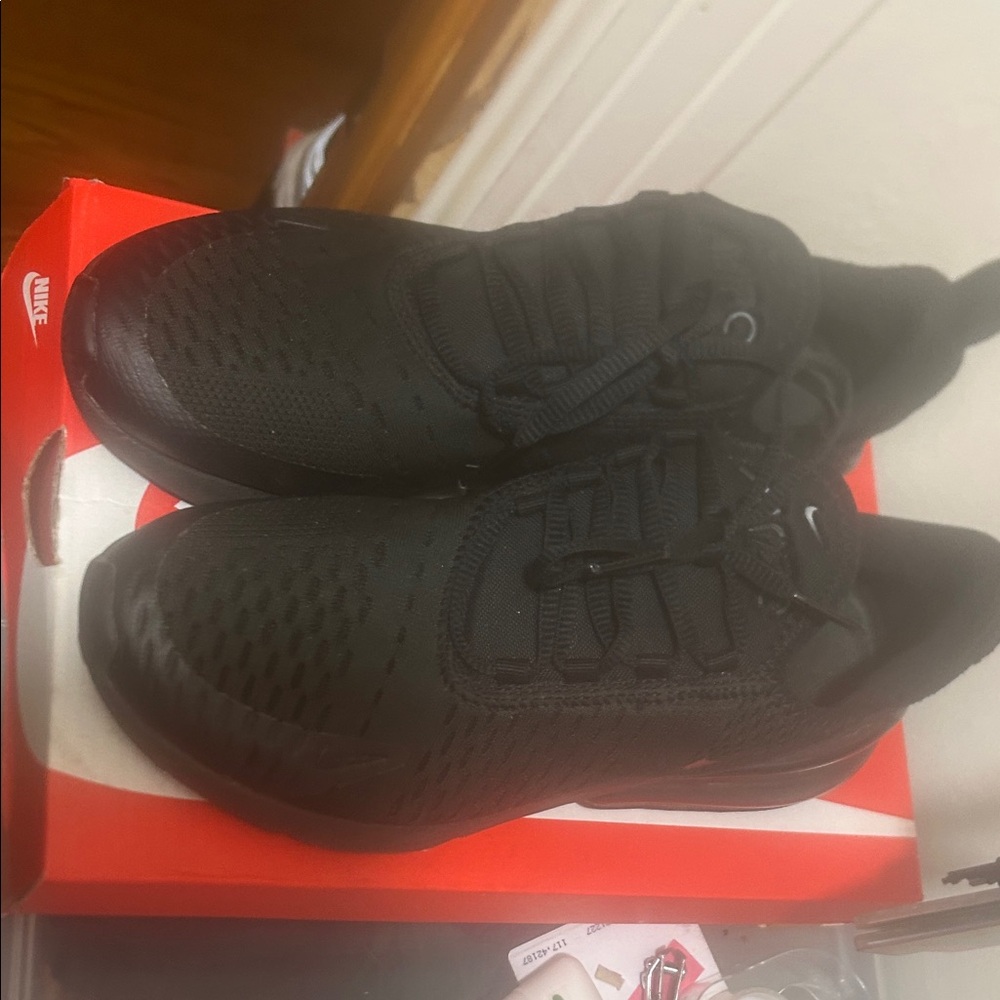 Nike Men's Black Athletic Sneakers